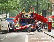 Londres 7.07.2005 bus d&eacute;truit par  l'explosion d'une charge